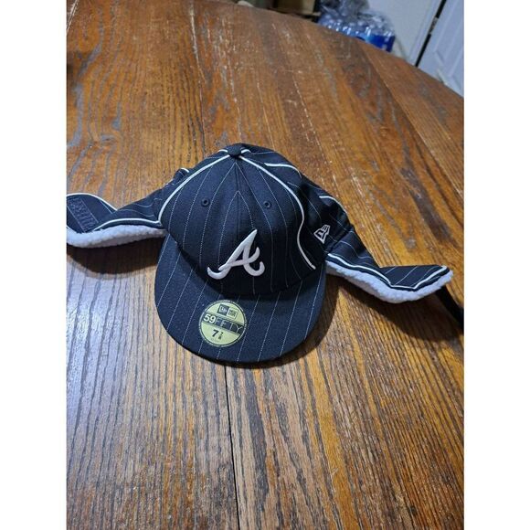Rare New Era 59Fifty Atlanta Braves Cap Hat with Dog Ear Warmers Decals Attached - Picture 8 of 8